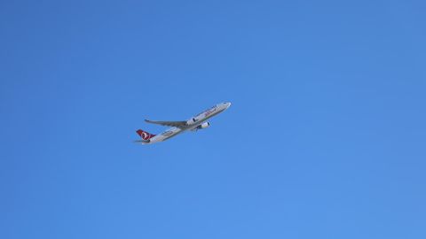 Ўзбекистонда 9 ойда қанча фуқаро дам олиш учун хорижга чиққани маълум қилинди