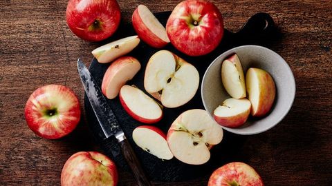 Ҳар куни олма истеъмол қилинса, организмда қандай ўзгариш юз беради?