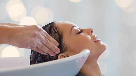 Оддий маҳсулотлардан 10 та энг самарали соч учун ниқобларни тайёрлаб кўринг