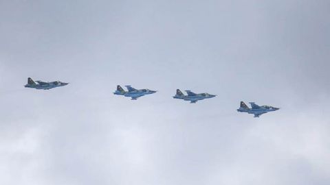 Rossiya Belarus samolyotlarini yadro quroli tashishga moslashtirib beradi