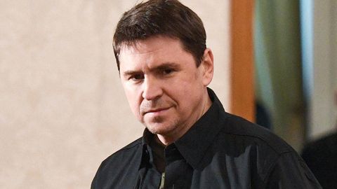«Путиннинг музокара олиб бориш ниятида экани ҳақидаги гаплар мутлақо иллюзия» — Подоляк