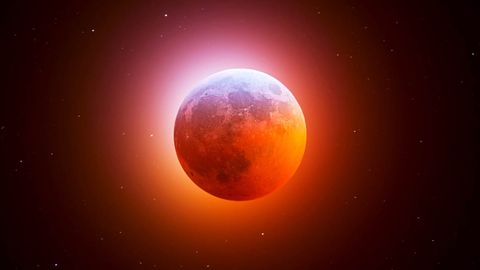 «Қонли Ой»: 8 ноябрь куни тўлиқ Ой тутилиши кузатилади
