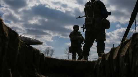 Ukraina hukumati asirdagi rus harbiylari otilgani aks etgan videoni tekshirmoqda