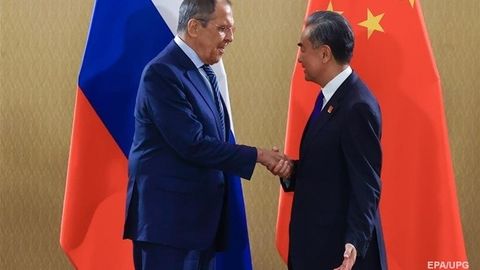 G20 саммитида Лавров билан фақат битта дипломат расман учрашган — Bloomberg