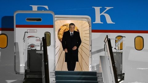 President Shavkat Mirziyoyev returns to Tashkent