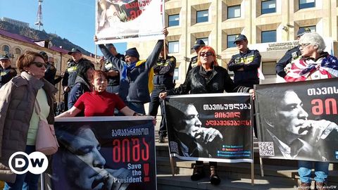 Saakashvilining tarafdorlari uning xorijda davolanishini talab qilib miting uyushtirdi