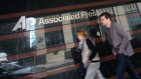 AP agentligi Polshaga Rossiya raketasi qulagani haqida xabar bergan jurnalistni ishdan bo‘shatdi