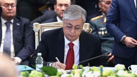 Тўқаев Украинадаги низони ҳал қилиш учун тинчлик формуласини биргаликда қидириб топишга чақирди