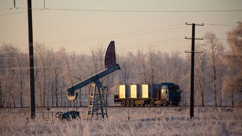 Yevropa Ittifoqi Rossiya neftining yuqori narx chegarasini 65-70 dollar qilib belgilaydi &mdash; Bloomberg