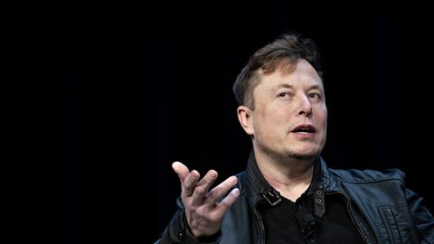 Илон Маскнинг бойлиги 2022 йилда 100 млрд долларга камайди