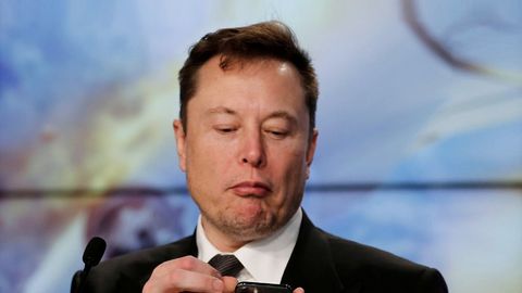 Ilon Mask qachon smartfon ishlab chiqara boshlashini aytdi