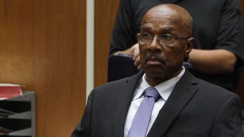 AQShda sodir etmagan qotilligi uchun 38 yildan ortiq qamoqda o‘tirgan erkak ozodlikka chiqdi