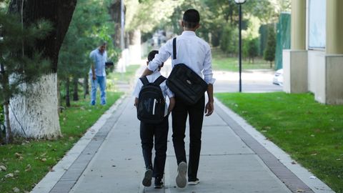 Самарқандда саммит сабабли қолдирилган дарслар қайси кунлар ҳисобидан тўлдирилиши маълум қилинди