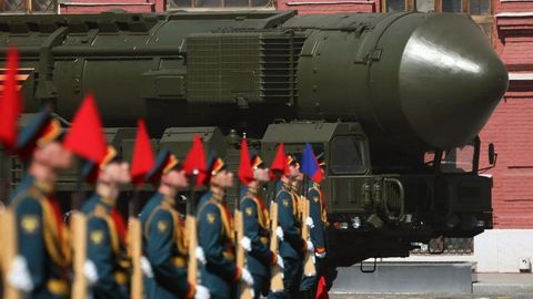 Rossiyalik generallar Ukrainada yadro qurolidan foydalanish variantlarini muhokama qilgan — NYT
