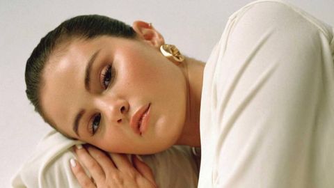 Amerikalik xonanda Selena Gomes salomatligidagi muammolari tufayli farzand ko‘rolmasligini ma’lum qildi
