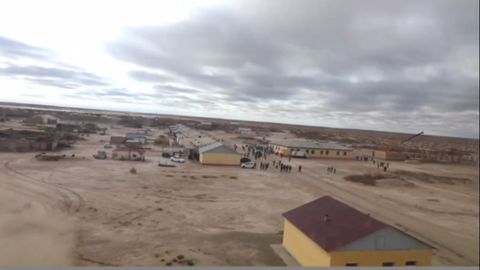 Video: Amanbay O‘rinbayev Qoraqalpog‘istonning eng olis hududlariga vertolyotda bormoqda