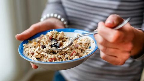 Yogurt, qahva va nonushtada iste’mol qilish tavsiya etilmaydigan boshqa mahsulotlar