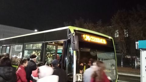 “Qachon kelasan 13?” — Toshkentda 13-avtobus soatlab kutilganiga izoh berildi
