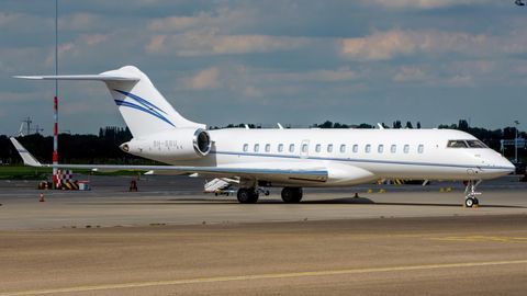 Париждан Тошкентга учган самолёт ноқулай об-ҳаво сабаб Самарқандга йўналтирилди