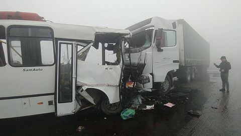 Andijonda avtobus va yuk mashinasi to‘qnashuvidan uch kishi halok bo‘lgani yuzasidan jinoyat ishi qo‘zg‘atildi