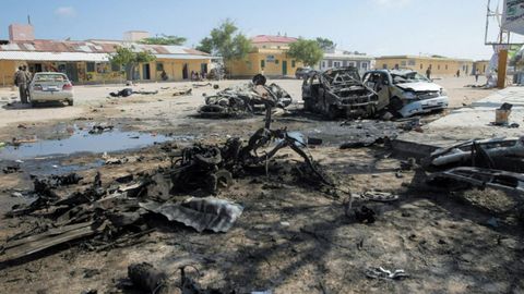 Somalida jangarilar prezident saroyi yaqinidagi mehmonxonaga hujum qildi, 10 kishi halok bo‘ldi