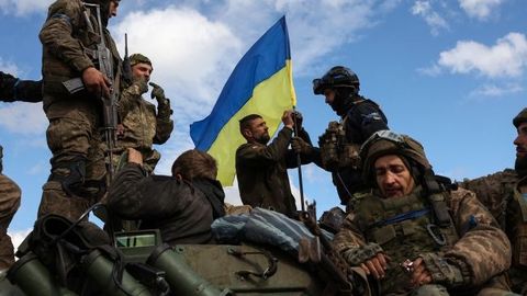 Ukraina harbiylari Rossiya 24-fevraldan buyon bosib olgan hududlarning 50 foizini ozod etdi