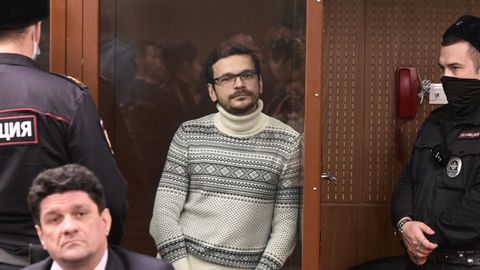 Rossiyada armiya haqida “soxta” xabar tarqatgan siyosatchi 8,5 yilga qamaldi