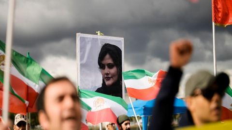 Eronda 400 kishi norozilik namoyishlarida qatnashgani uchun qamoqqa hukm qilindi