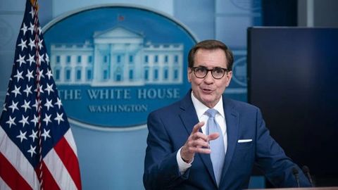 Оқ уй Россия Киевга ҳужум қилишга тайёрланаётганидан дарак берувчи белгиларни кўрмаяпти