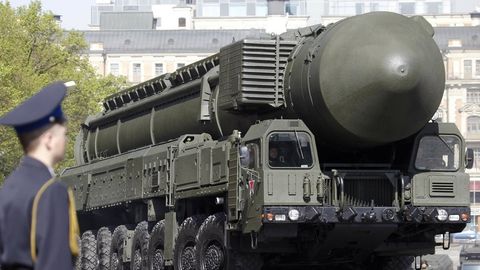 Путин Россия ҳарбий доктринасига превентив ядро зарбасини киритиш ҳақида ўйламоқда