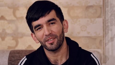 Doston Ergashev “O‘ylamadim” qo‘shig‘ini kuylagani uchun 500 million so‘m jarima to‘lagani rostmi? (video)