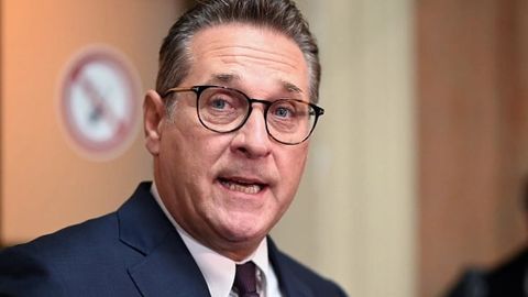 “Merkelning Minsk kelishuvlari haqidagi gaplari bizni cho‘chitmoqda” — Avstriya sobiq vitse-kansleri Shtraxe