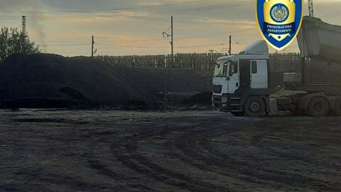 Ангренда аҳоли учун ажратилган 28,6 тонна кўмир ноқонуний сотилишининг олди олинди