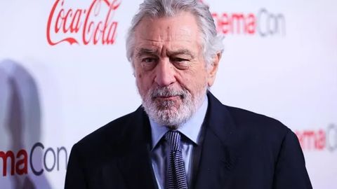 Голливуд юлдузи Роберт Де Ниронинг уйига ўғри тушди: Жиноятчи арча остидаги совғаларни ўғирламоқчи бўлган