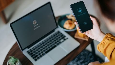 Digital детокс: гаджетларга тобеликдан халос бўлишнинг 8 усули