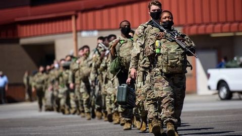 Oq uy Ukrainaga Amerika askarlarining yuborilishini istisno qildi