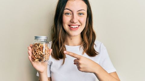 Саломатлик ва узоқ умр кўриш учун: ҳар бир аёл ўз рационига киритиши керак бўлган маҳсулот