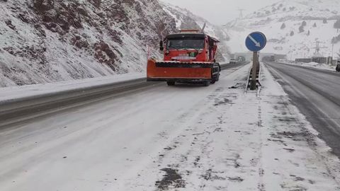 Video: Qamchiq dovonida yog‘ayotgan qor