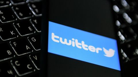 Twitter’ning ishdan haydalgan xodimalari kompaniya va Ilon Maskni sudga berdi
