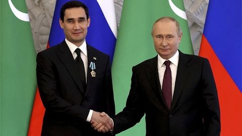 Putin Turkmaniston prezidenti bilan energetika sohasidagi hamkorlikni muhokama qildi