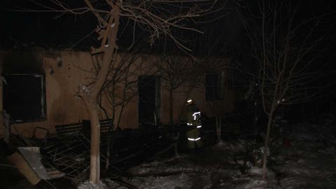 Косон тумани халқ таълим бўлими биносида ёнғин чиқди (видео)