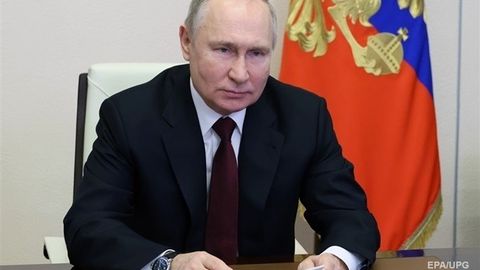 Путин Россия кинотеатрларида «махсус операция» ҳақида фильмлар намойиш этишни буюрди