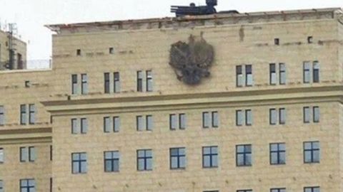 Rossiya Mudofaa vazirligi binosi tomiga havo hujumiga qarshi mudofaa tizimi o‘rnatildi (foto va video)