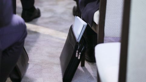 Сурхондарё вилоятида бир кунда 13 нафар ҳоким алмашди