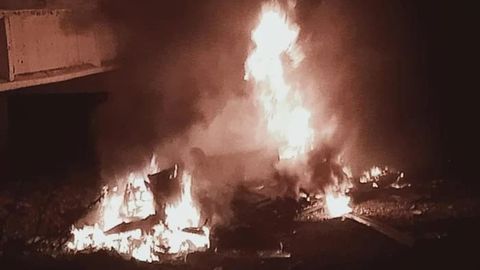 Pokistonda avtobus halokatga uchrab, 40 dan ortiq odam tiriklayin yonib ketdi (video)