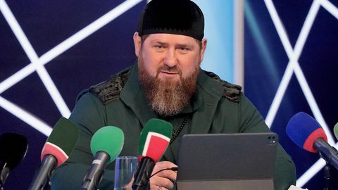 Рамзан Қодиров Украинадаги урушда ҳозиргача қанча чечен жангчилари қатнашганини маълум қилди