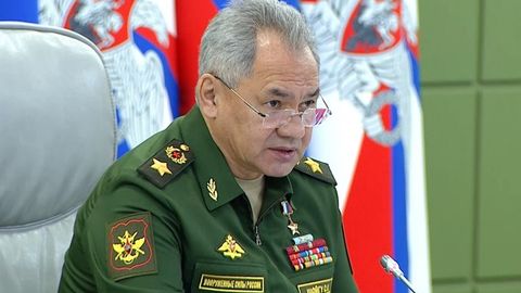 Шойгу Россия қуролли кучлари таркибини 1,5 млн кишига етказиш бўйича йиғилиш ўтказди