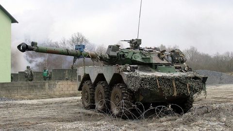 Ukraina birinchi marta G‘arbda ishlab chiqilgan yengil tanklarni qo‘lga kiritadi. Bu — Fransiyaning AMX-10 RC zirhli avtomobillari