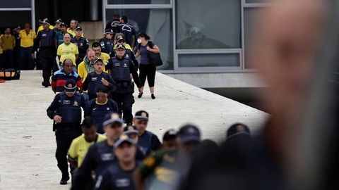 Braziliyada namoyishchilar egallab olgan prezident saroyi va Kongress binosi ozod qilindi