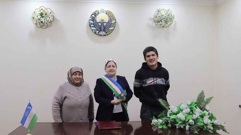 Andijonda 20 yoshli fuqaroga tug&lsquo;ilganlik haqida guvohnoma berildi